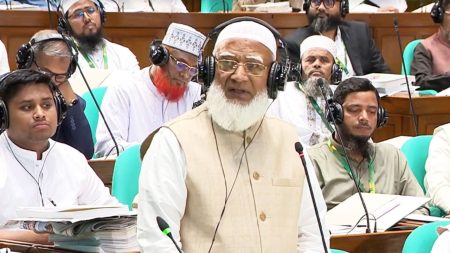 Opposition signals ‘tough programmes’ Shafiqur terms Islami Bank chair ‘unqualified’, alleges conspiracyt