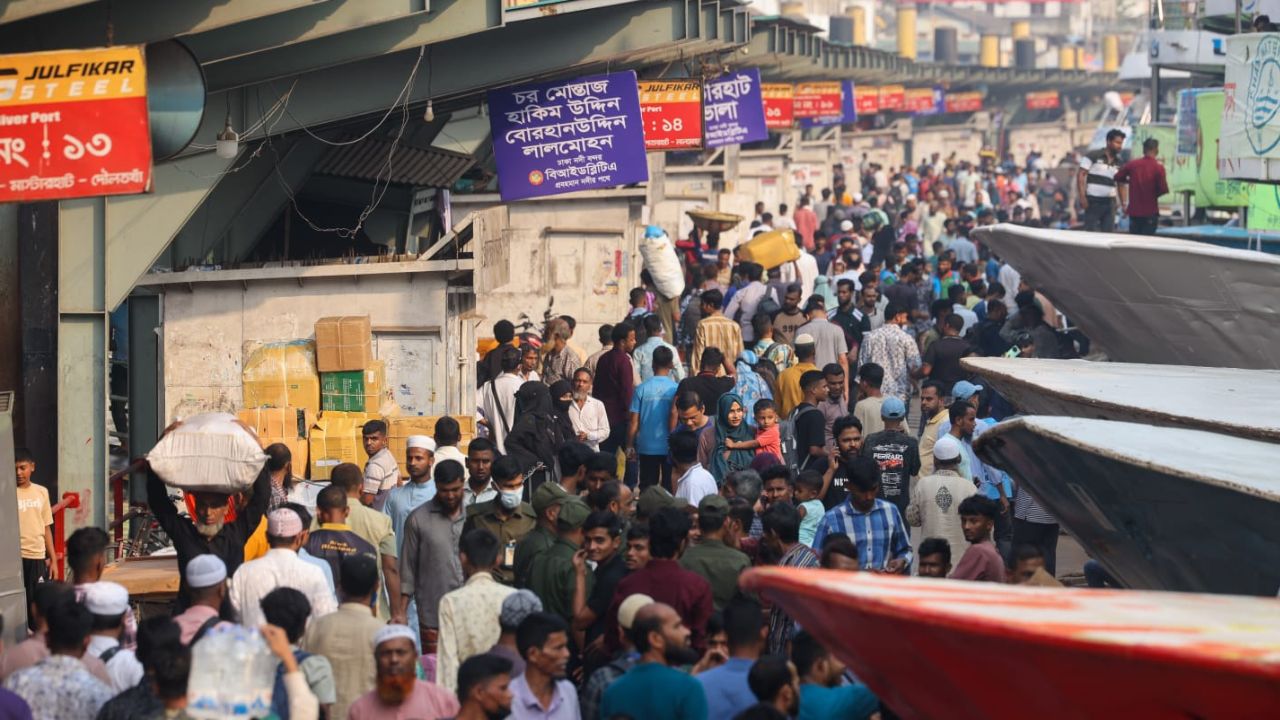 mass travel-Dhaka Sadarghat