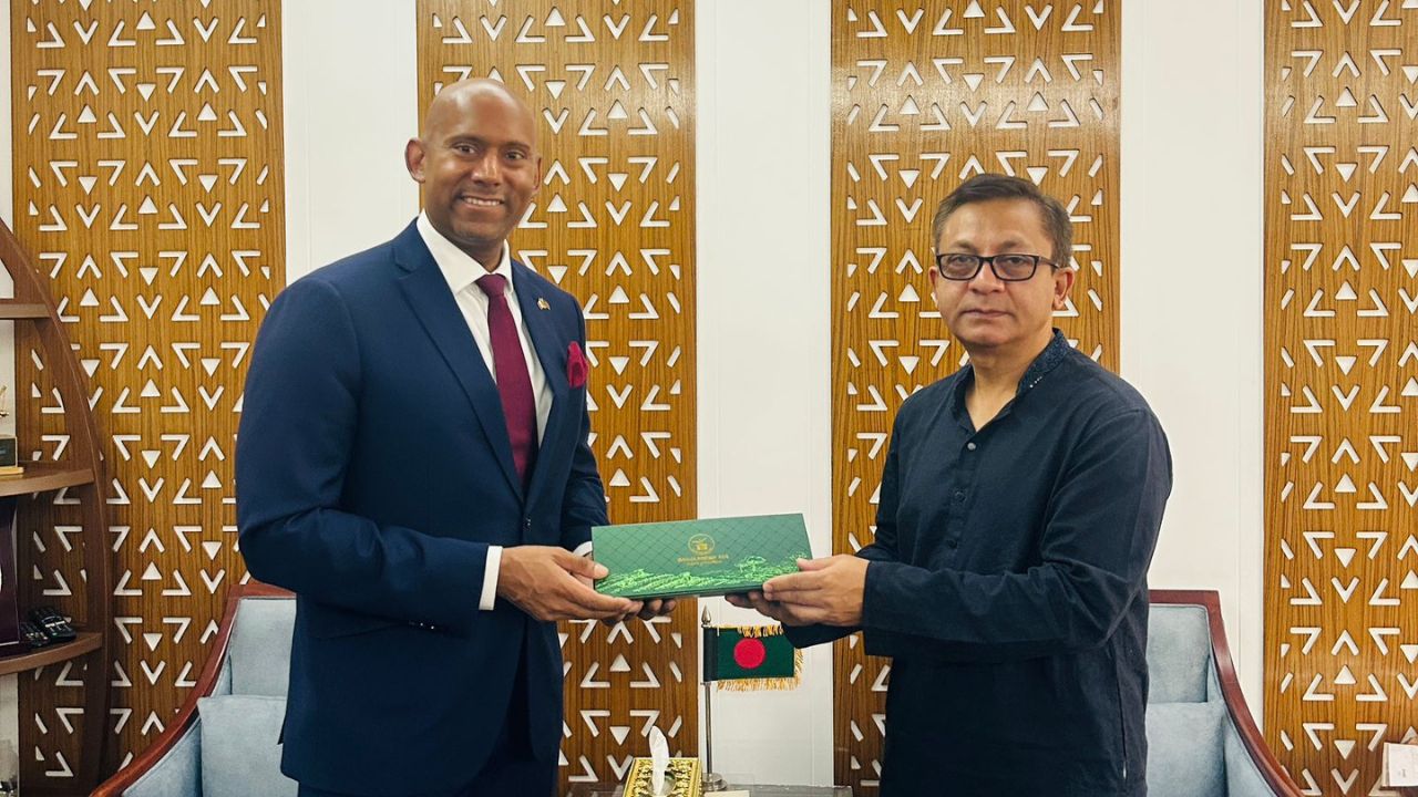 Commerce minister meets Canadian envoy to boost trade ties