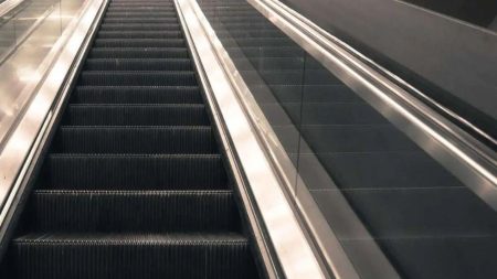 escalator footbridge
