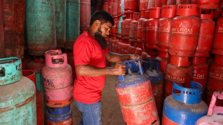 LPG price up Tk70 per cylinder LPG price up