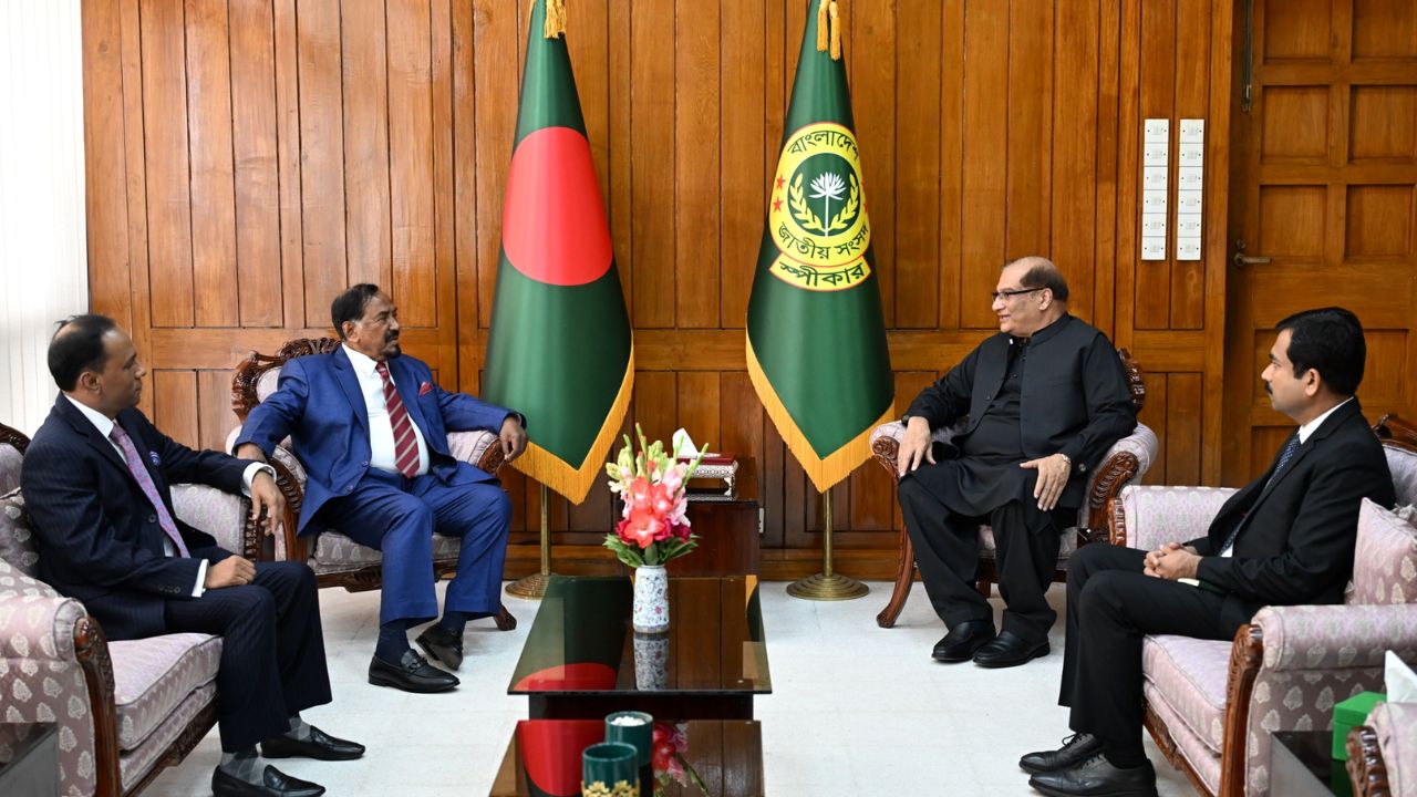 Pakistani high commissioner meets Speaker Hafiz Uddin