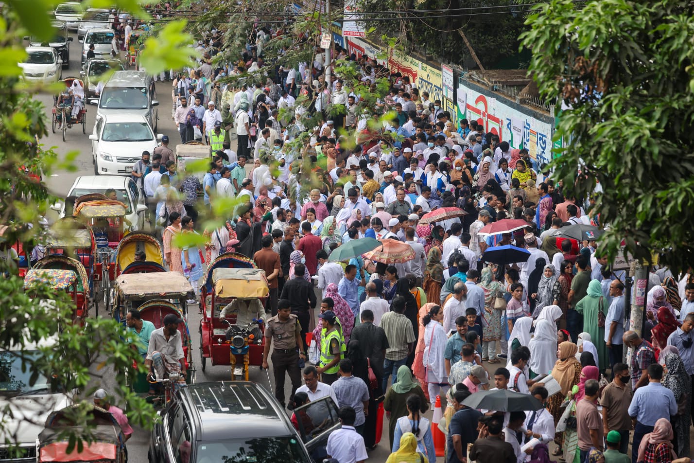 Traffic jam in Dhaka due to SSC exams