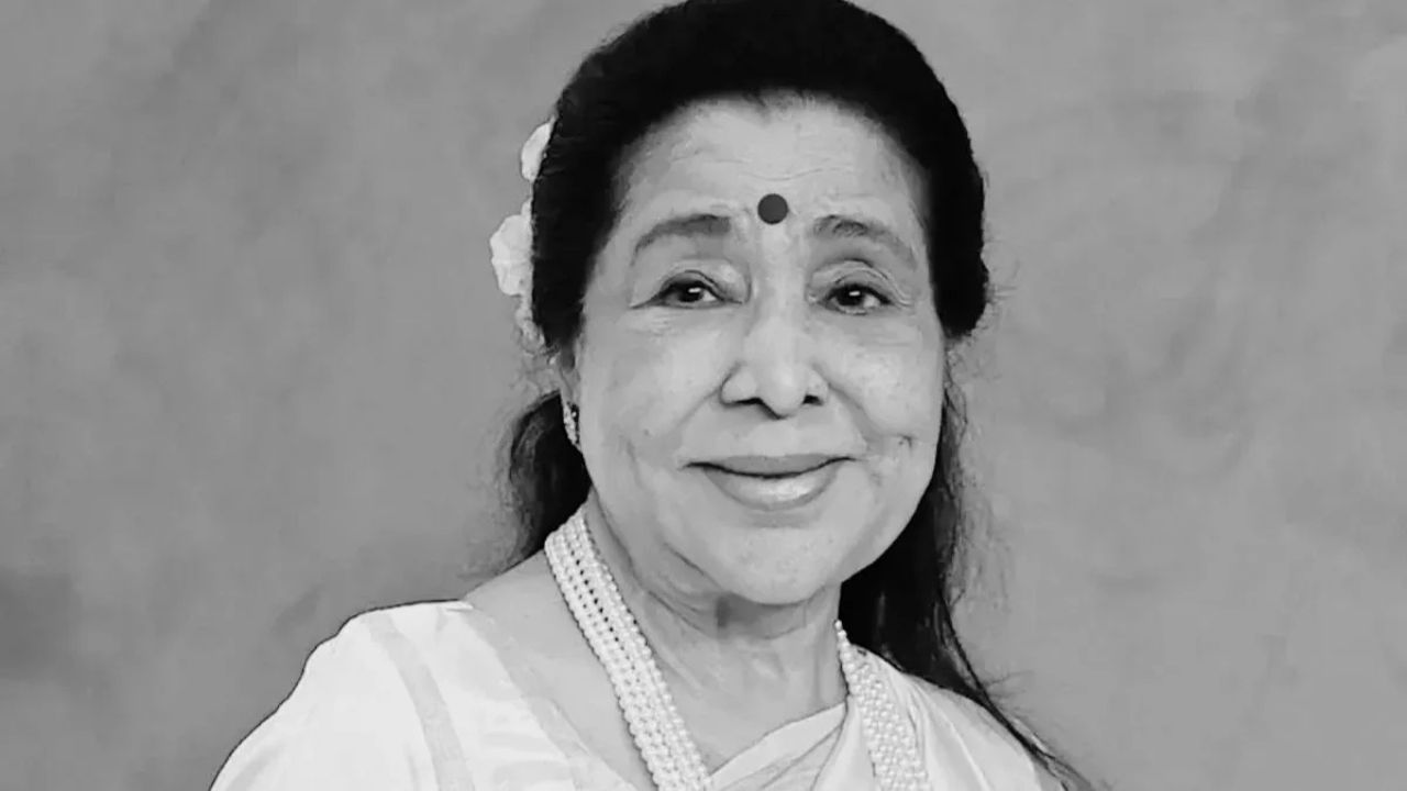 Tributes pour in for Asha Bhosle