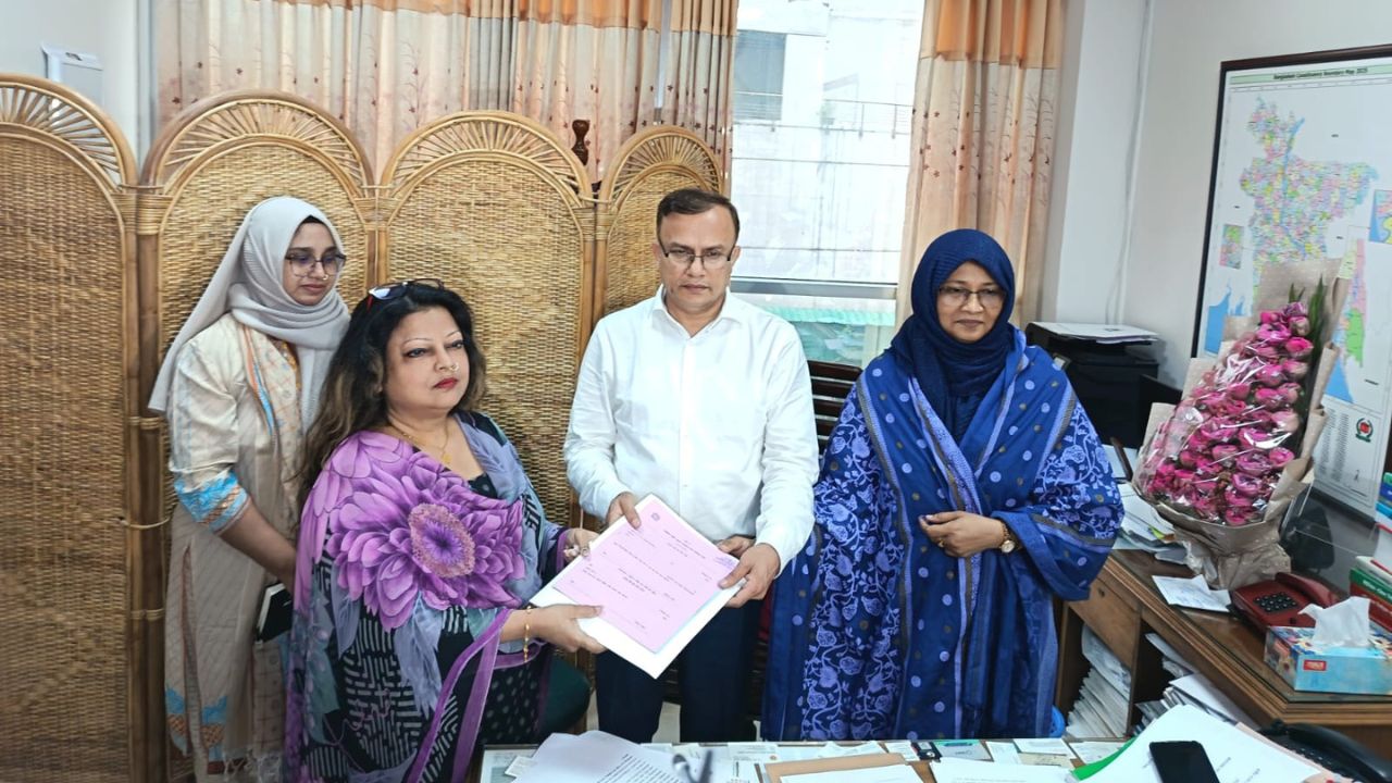 Ex-EC’s daughter collects form for women’s reserved seat