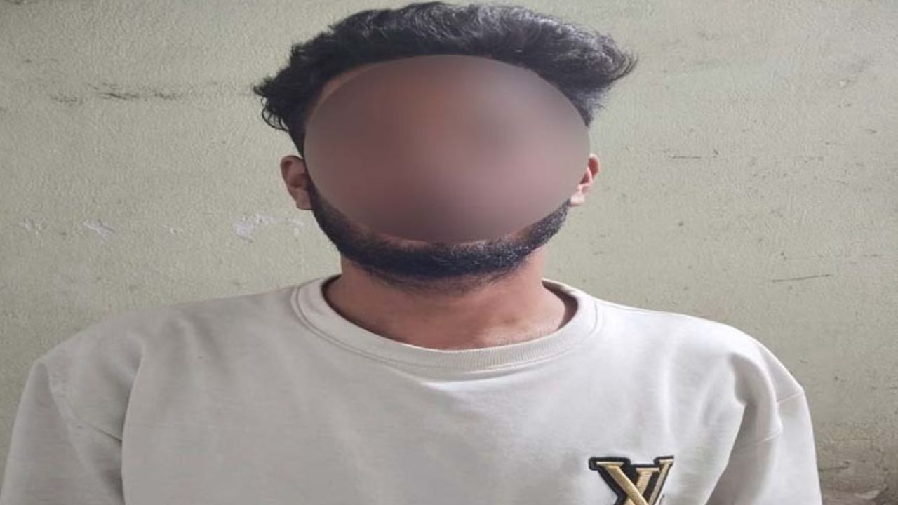 Youth held in Banani with banned organisation leaflets