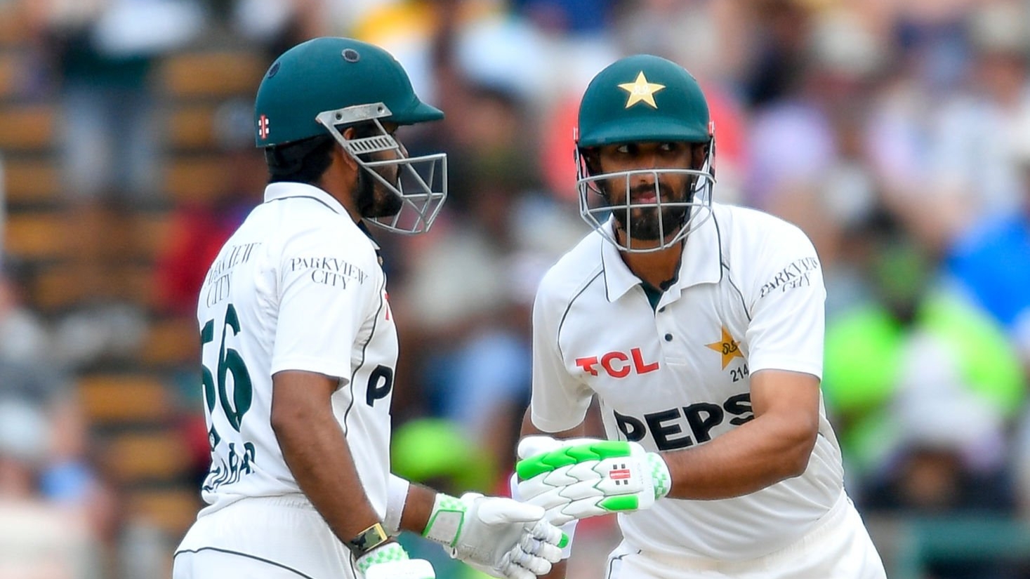 Pakistan reach 101/2 at lunch as Babar and Shan lead fightback