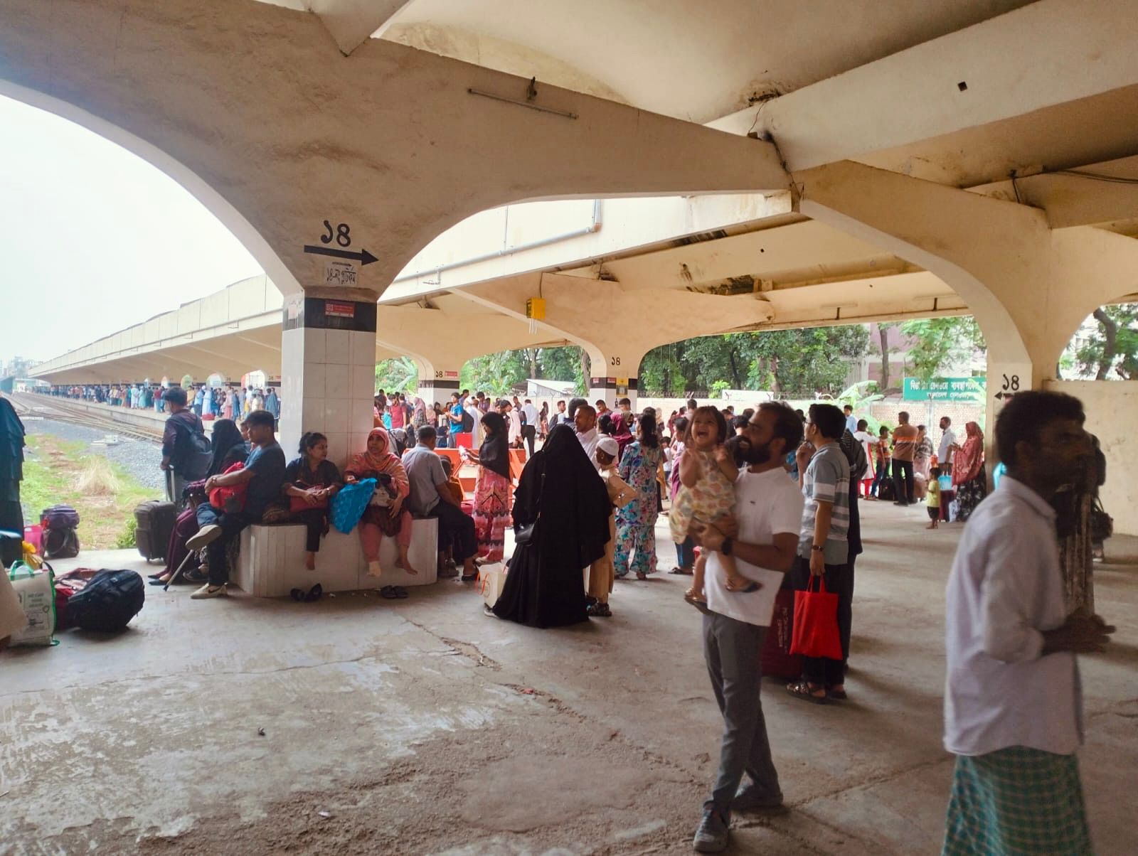 Kamalapur Eid rush