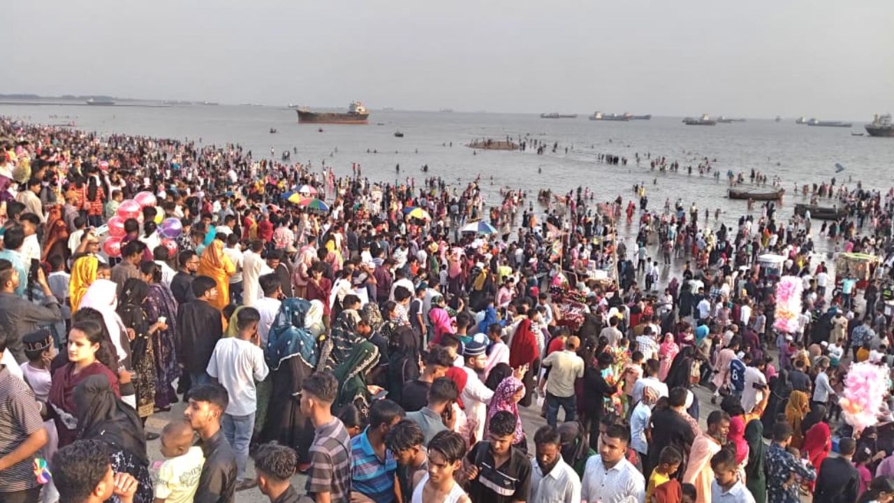 Patenga Sea Beach in Chattogram. Photo: Mohammad Zayed