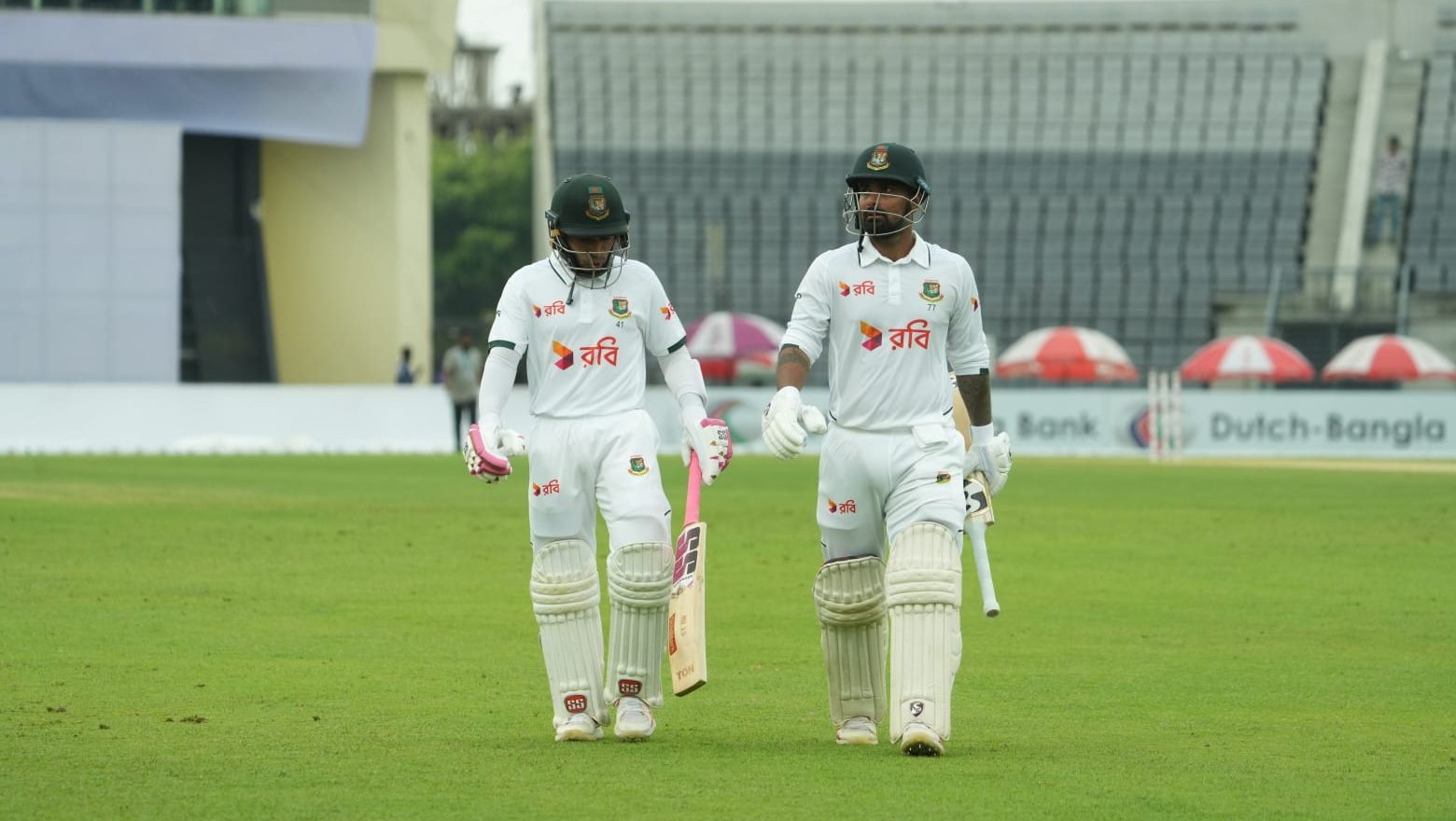 Bangladesh lead Pakistan by 249 at Lunch Bangladesh lead 249