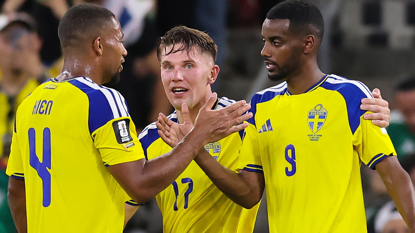 Sweden hammer Tunisia 5-1 after keeper Chamakh’s nightmare