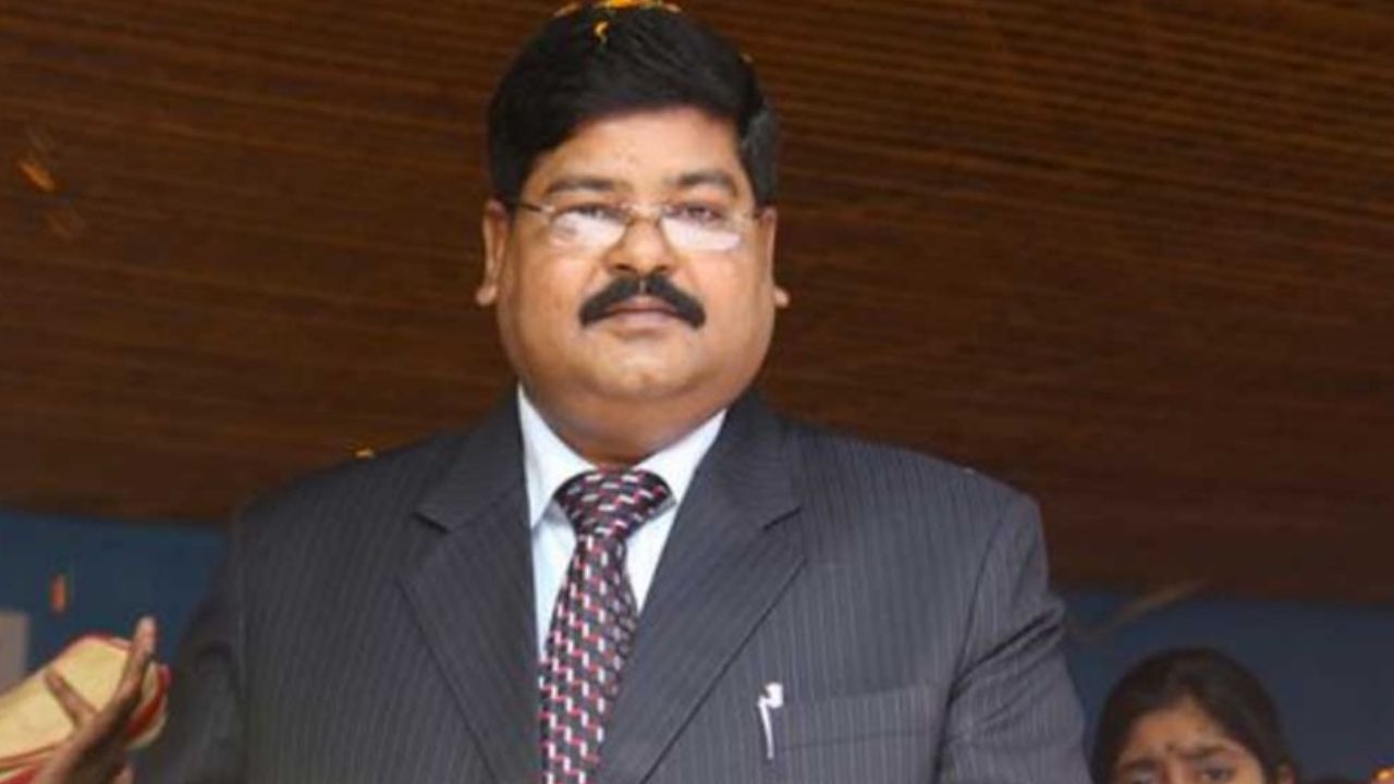 Police raid former MP Ilias Mollah’s residence in Pallabi
