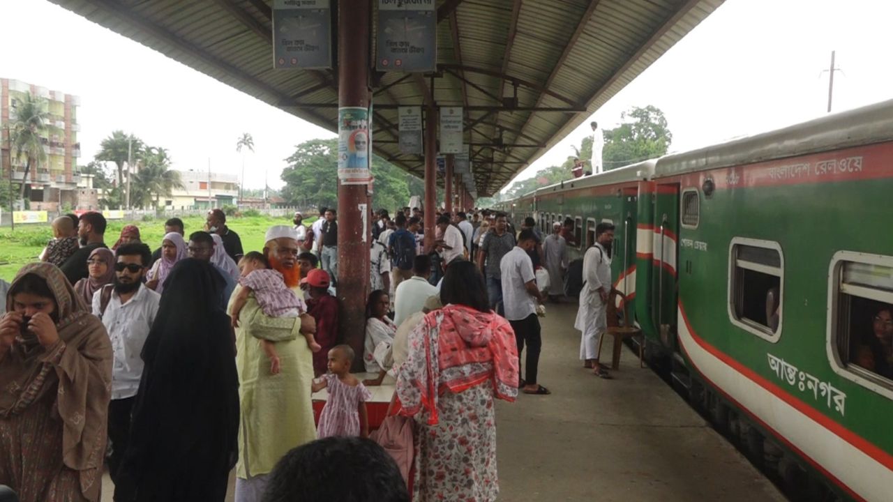 Jamalpur Express detours, delays leave commuters fuming Jamalpur Express
