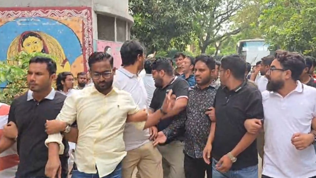 JCD holds protest at JnU against banned BCL programme JCD protest