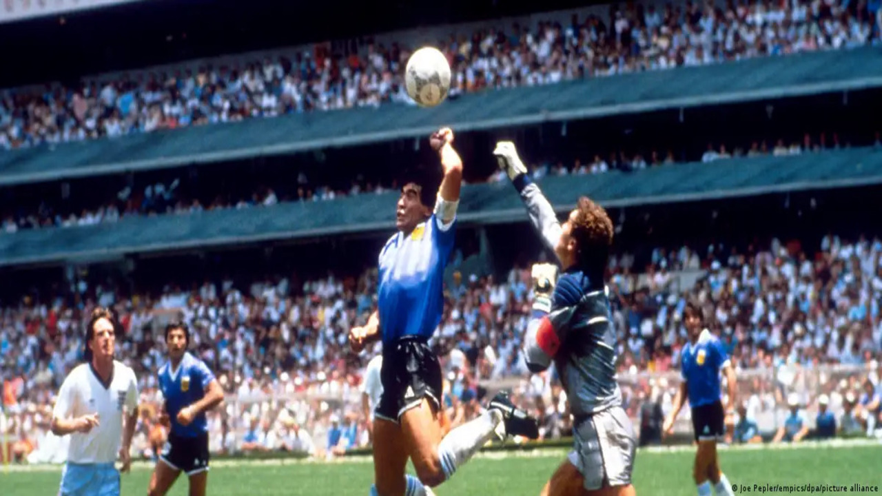 Maradona_Hand of God