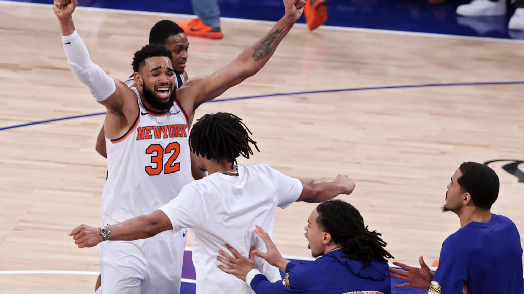 Knicks stage historic comeback to beat Spurs, one win from NBA title