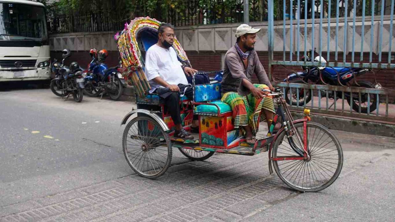 Auto rickshaw trappers