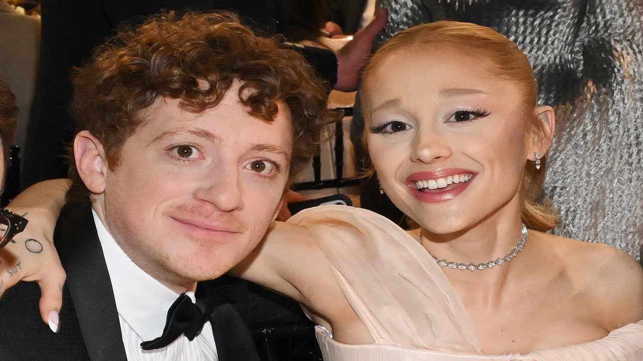 Singer and actor Ariana Grande and Broadway performer Ethan Slater have reportedly ended their relationship