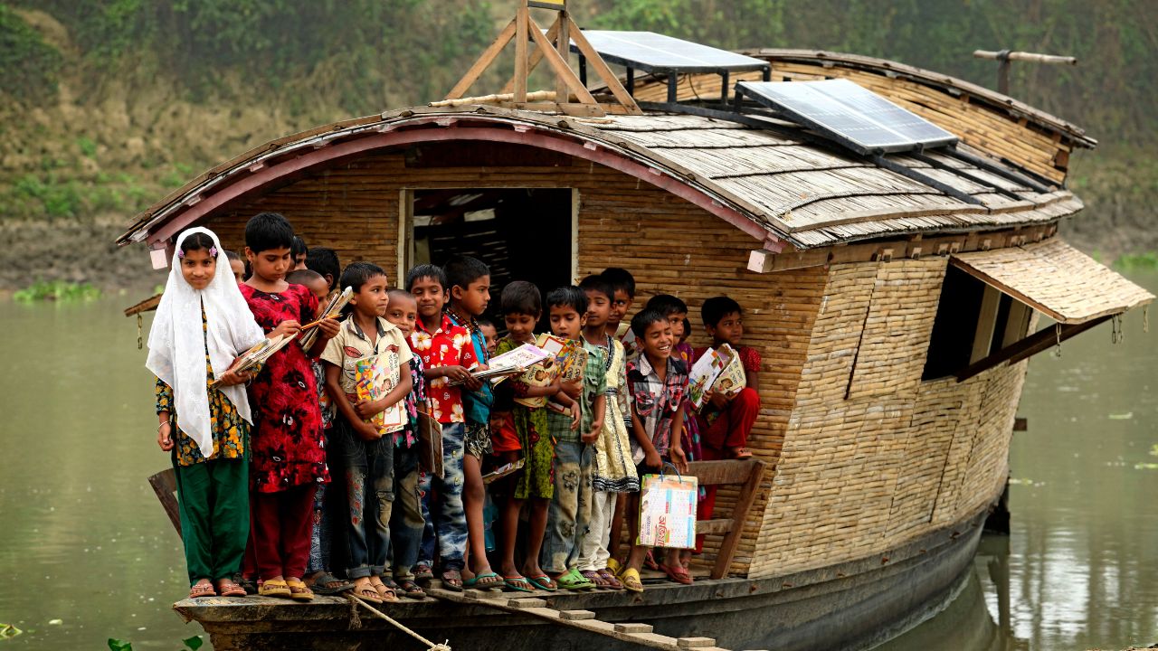 Floating school project wins UNESCO literacy prize