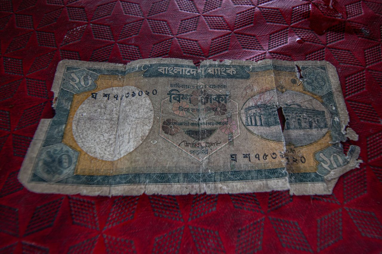 damaged currency