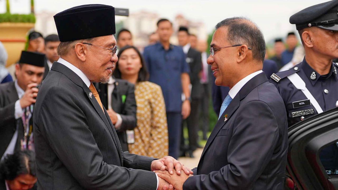 Dhaka KL partnership