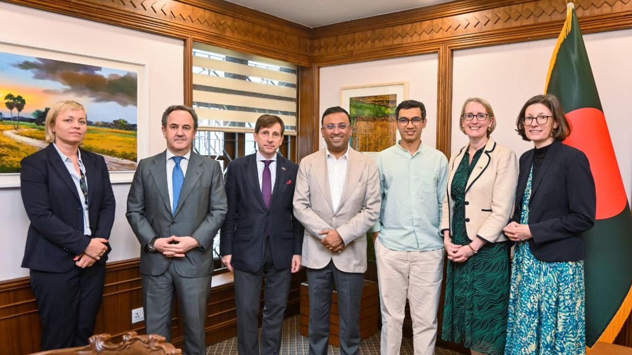 5 European diplomats calls on PM’s adviser Kabir