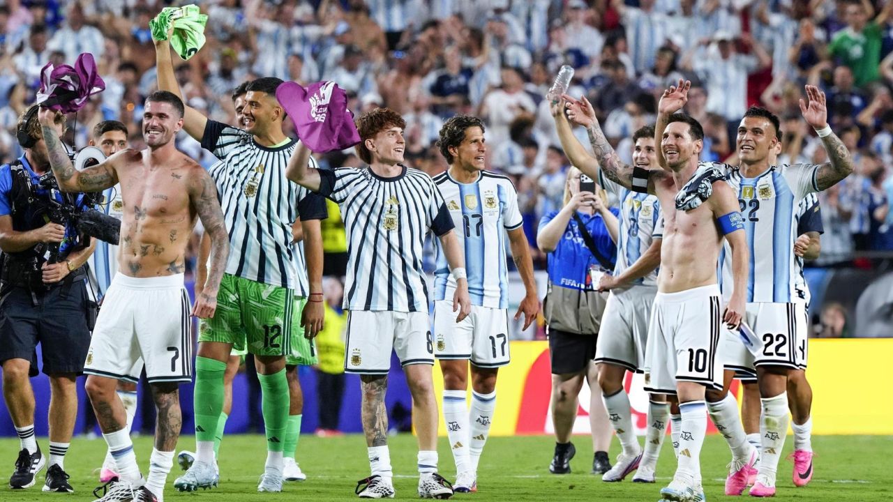 Rain splashed Sunday morning hurrah for Argentina Argentina