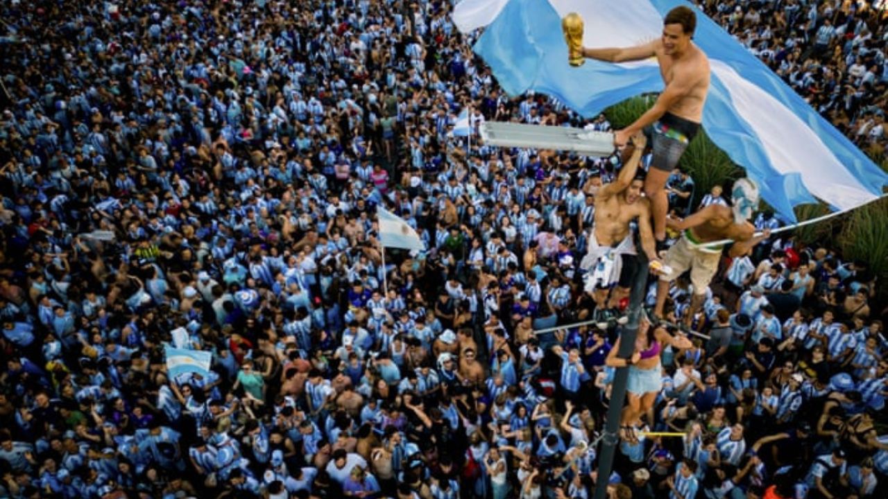 Buenos Aires erupts as Argentina reach World Cup final