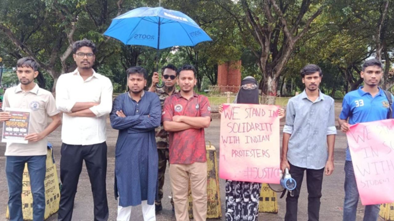 CU students show solidarity with Indian student protests CU students