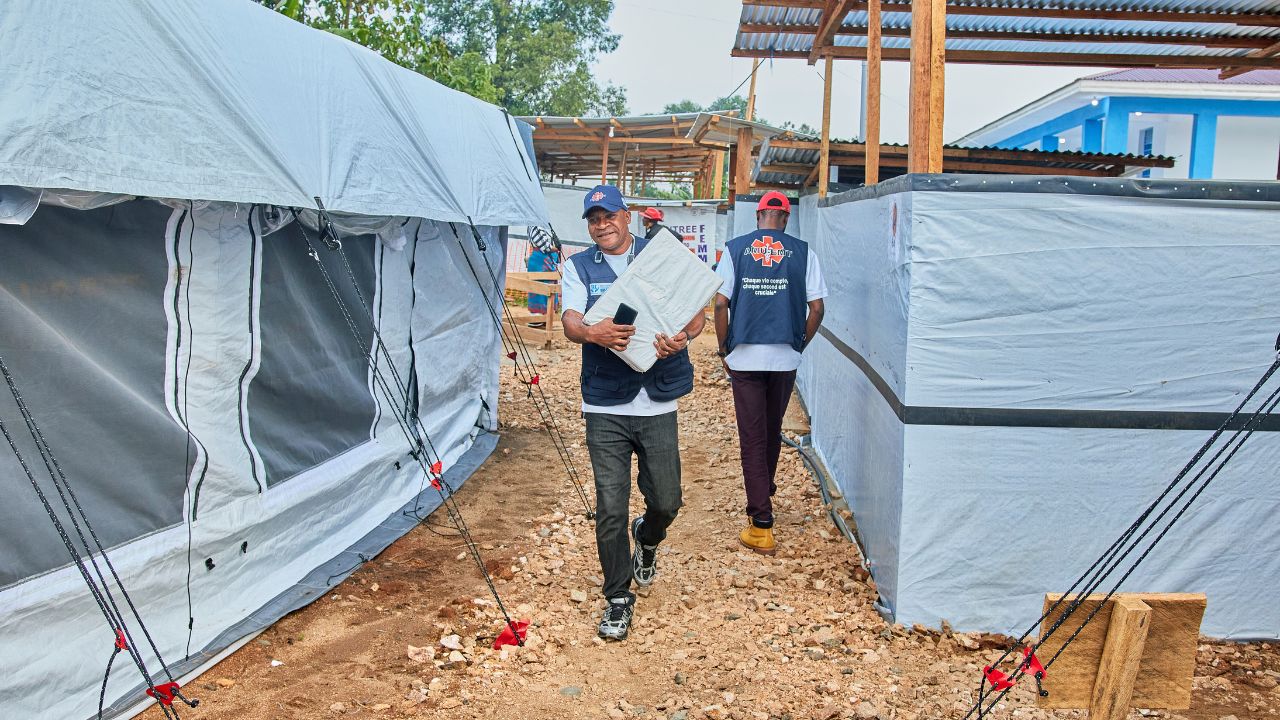 Ebola outbreak in Congo crosses 2,000 cases as death toll tops 700