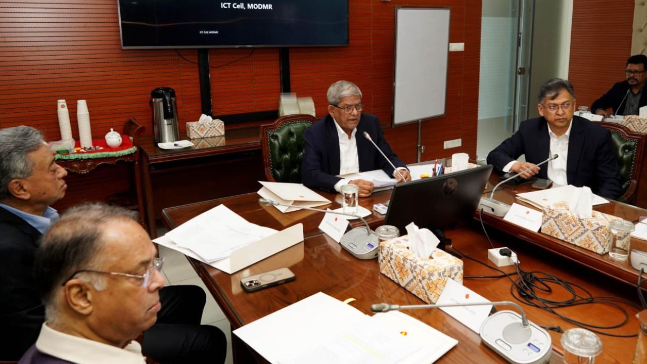 Fakhrul urges united, coordinated action to tackle floods Fakhrul meeting