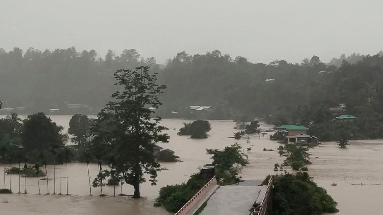 12,000 marooned in 