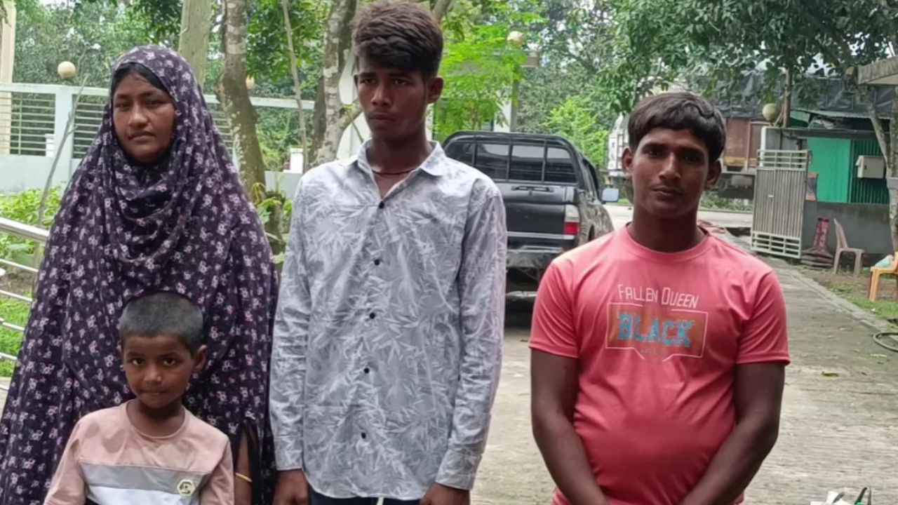 Four Indians return home a year after alleged BSF push-in