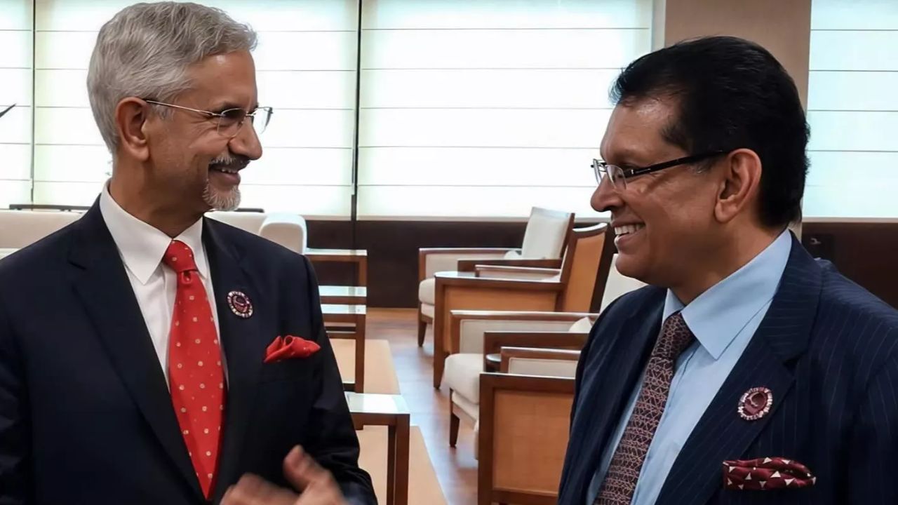 Bangladesh, India FMs greet each other at ASEAN forum Jaishankar and Khalilur