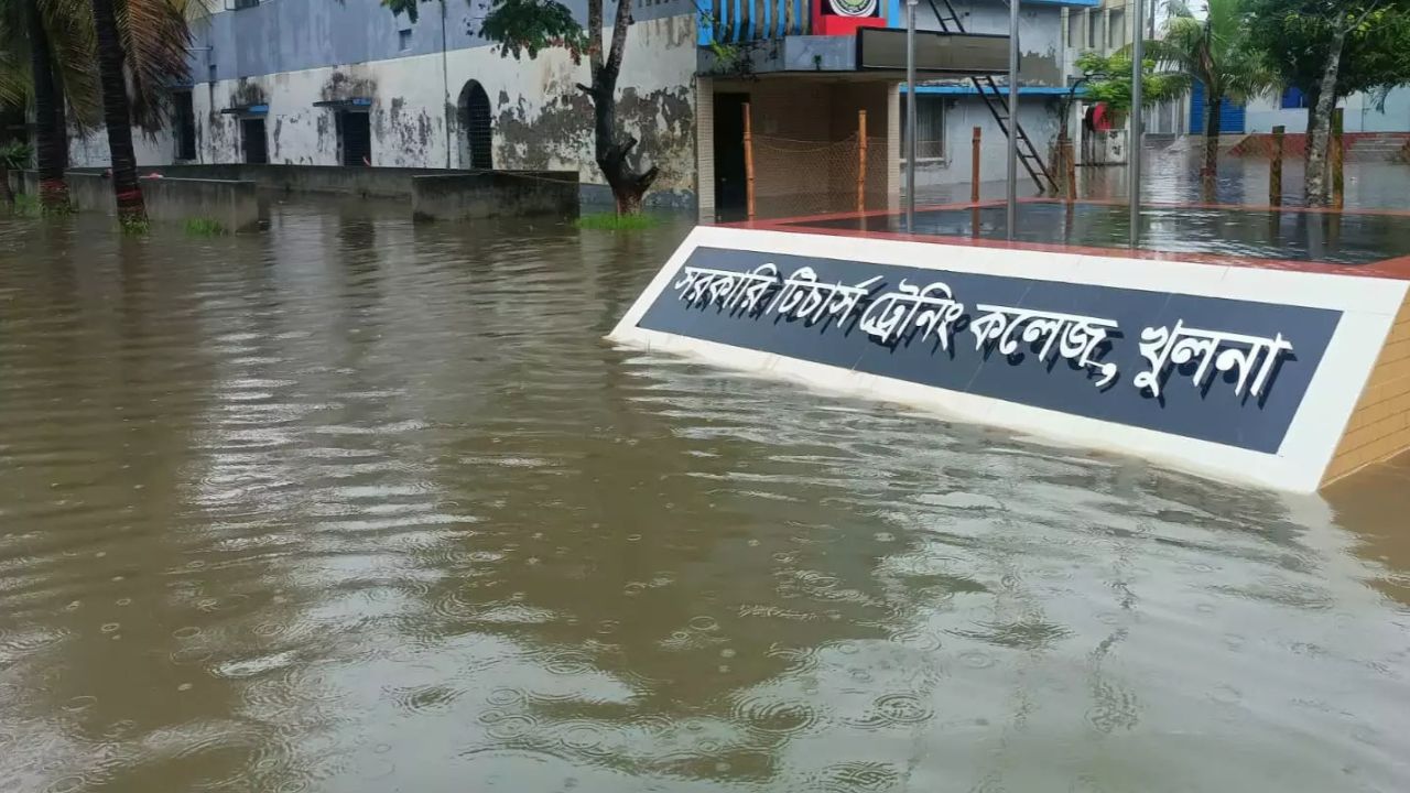 Heavy rains inundate Khulna city Khulna rainfall