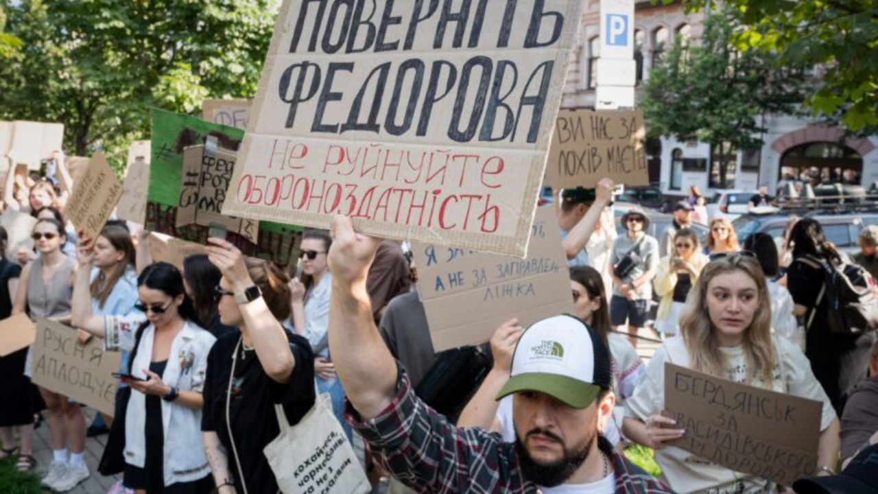 Kyiv protests erupt as Zelenskyy reshuffles Ukraine’s wartime leadership Kyiv protests