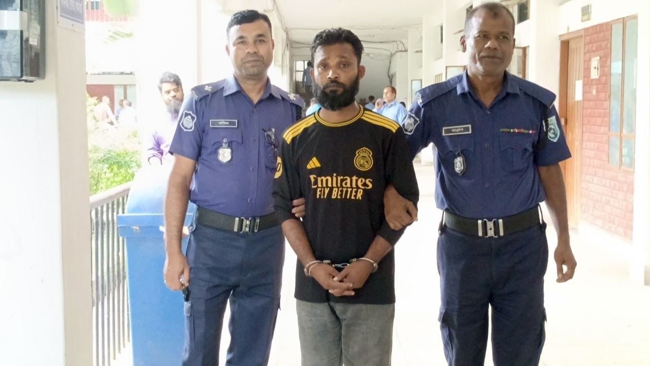 Indian national jailed for smuggling goods in Lalmonirhat