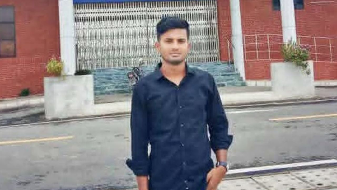 Man stabbed to death over debt in Narail Man stabbed