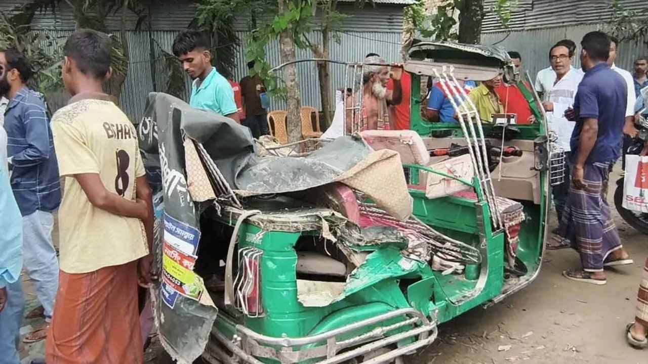 Two dead, three injured in Melandaha vehicle crash Melandaha vehicle crash