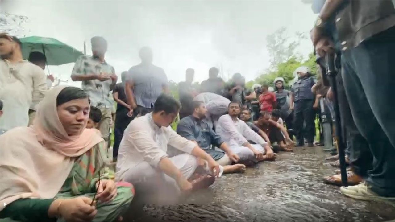 Police block Habiganj-bound NCP leaders again Police block Habiganj-bound NCP leaders