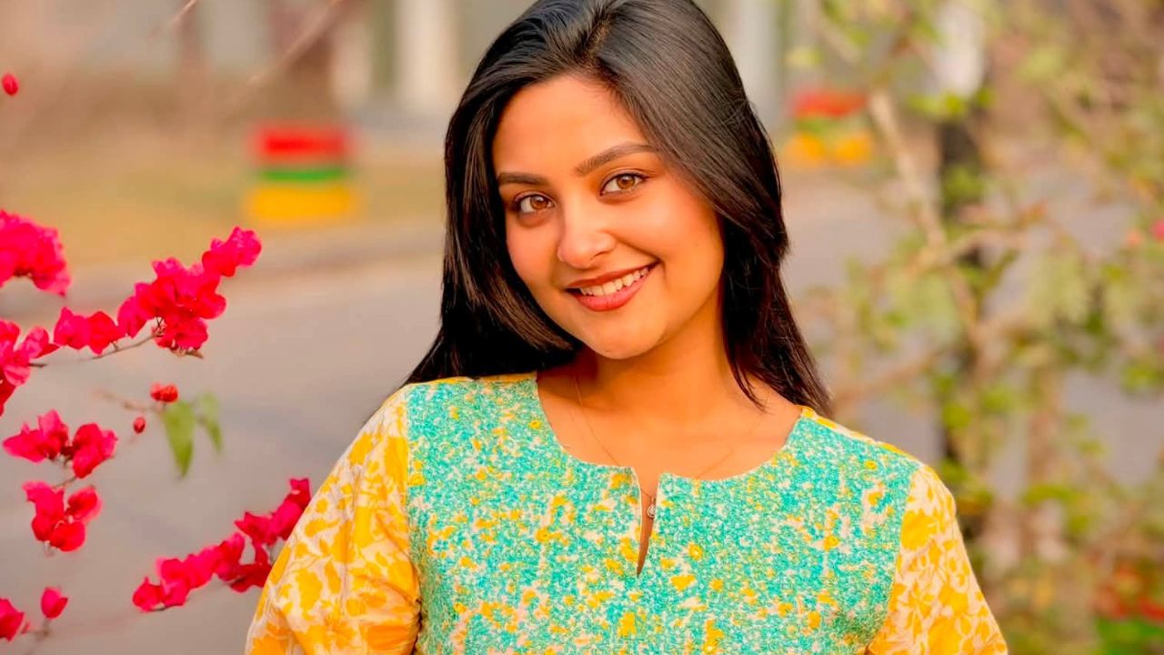 Why is engaged actress Naznin Niha in Pakistan? Fans speculate Naznin Niha Pakistan trip