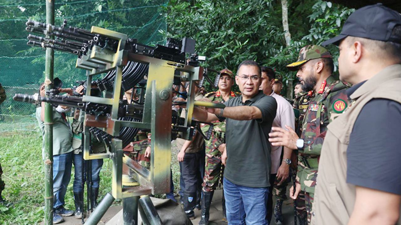 PM military inspection