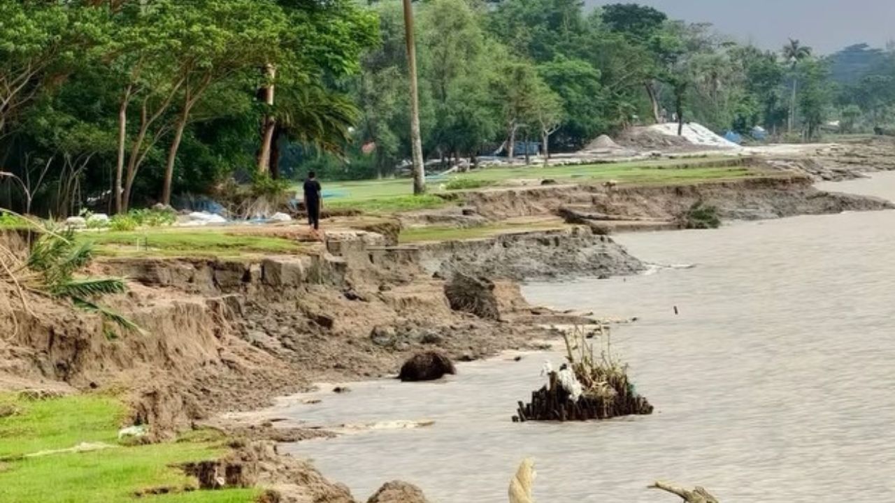 200 homes in Shibganj vanish into Padma Shibganj Padma erosion