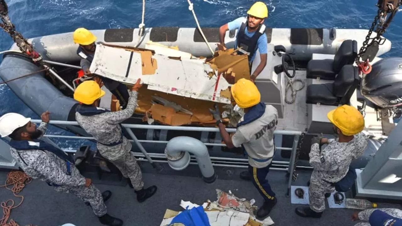 Pakistan recovers wreckage from missing cargo plane Pakistan cargo plane