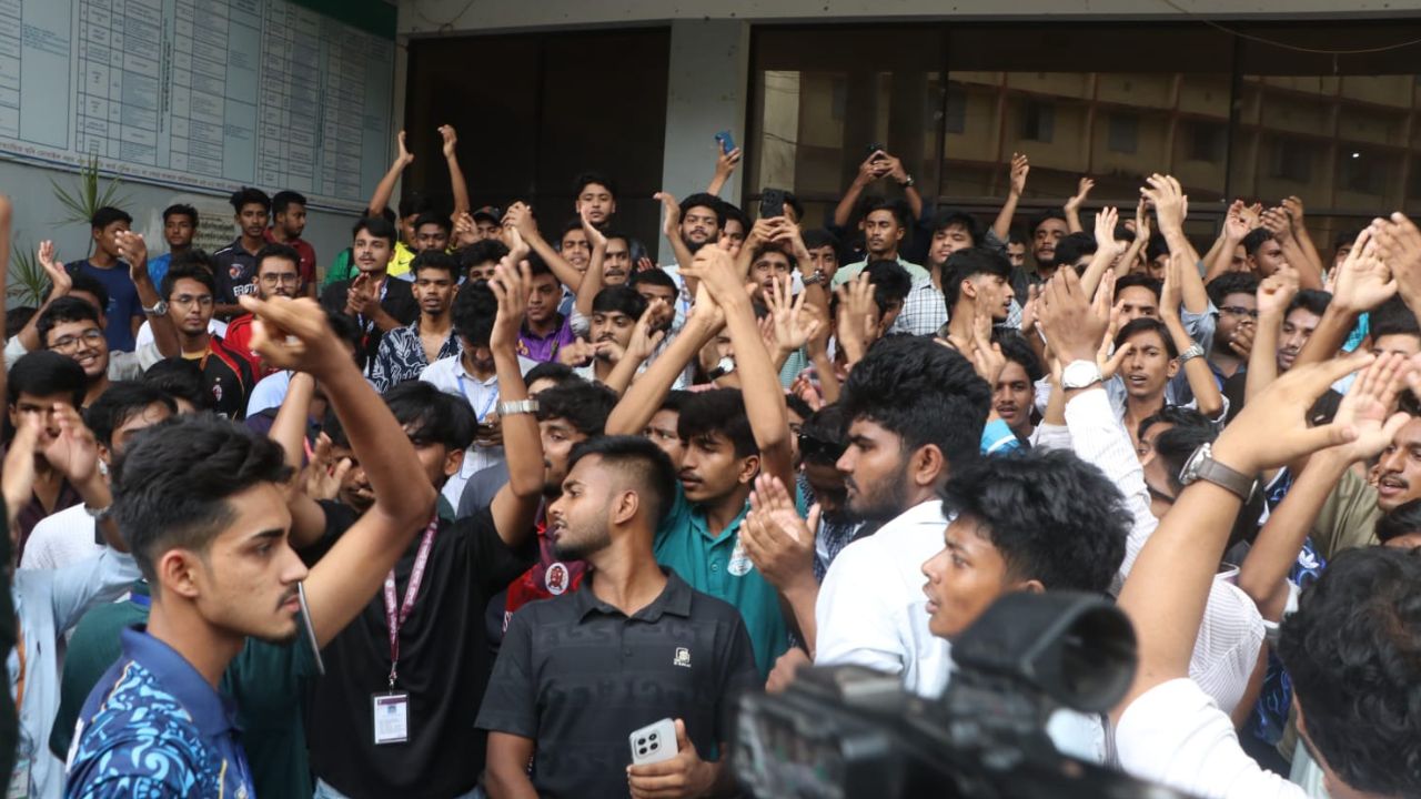 HSC examinees hold nationwide protests