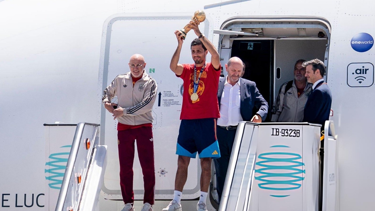 Spain’s World Cup heroes receive royal welcome at home