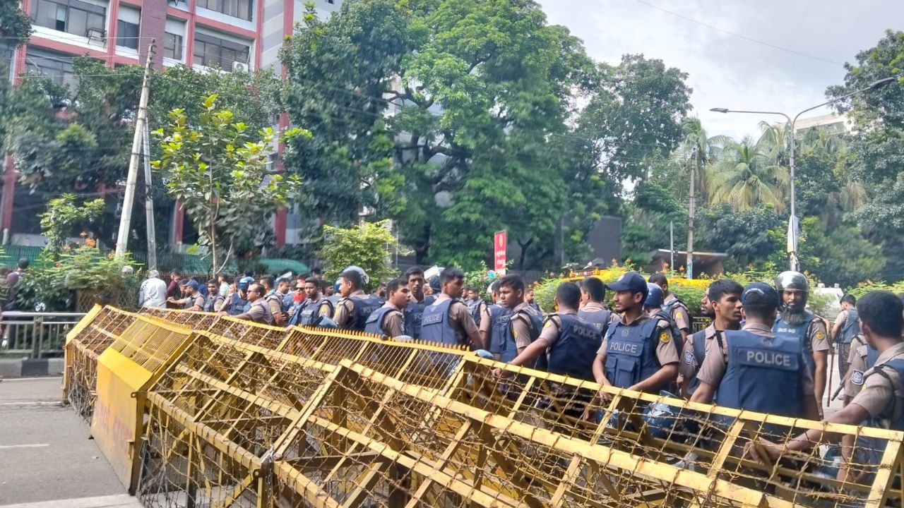 HSC students’ protest march blocked near Shiksha Bhaban HSC students’ protest