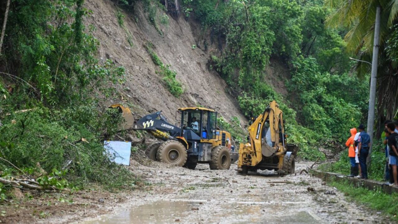 Typhoon Bavi: Philippines landslides kill 15 Typhoon Bavi Philippines