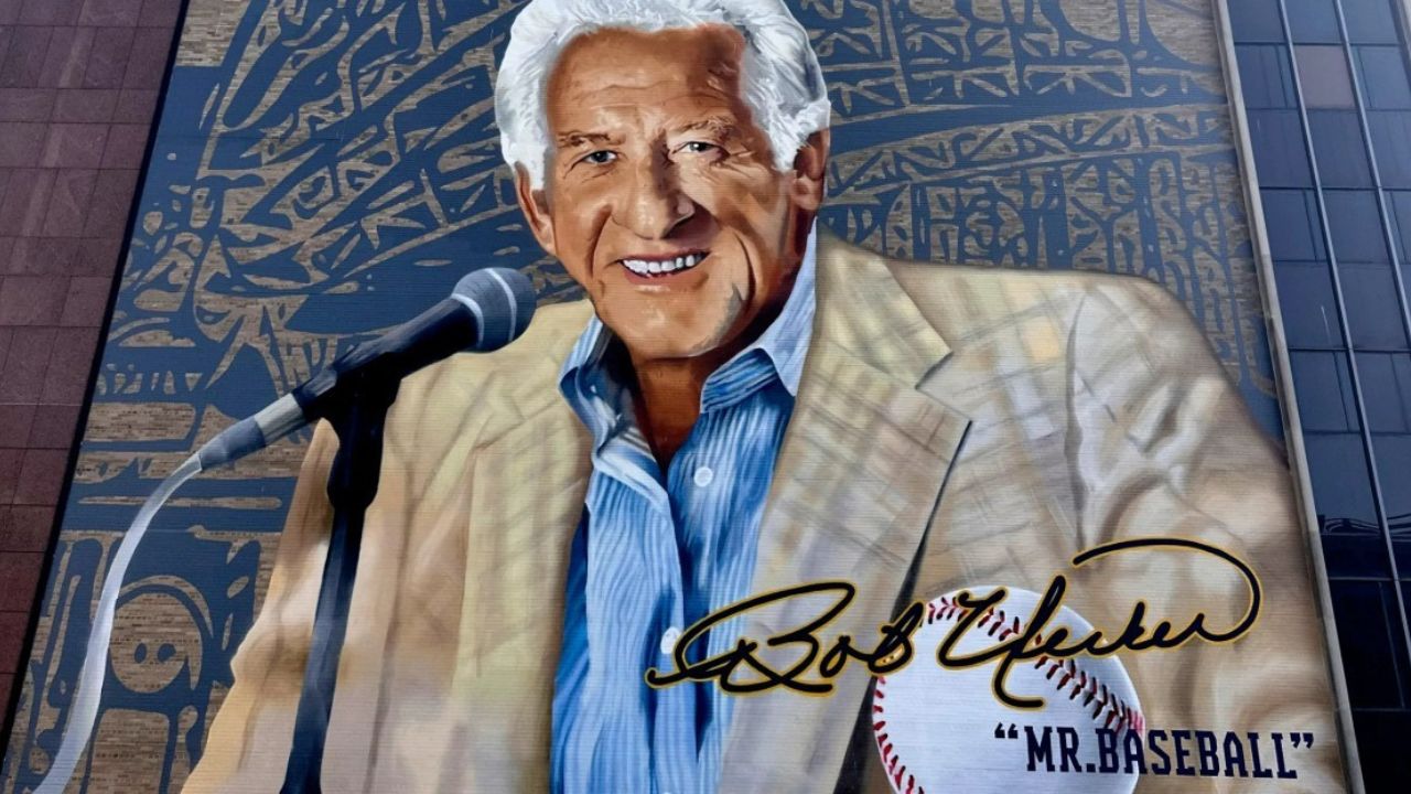Milwaukee unveils giant mural honouring Bob Uecker Bob Uecker