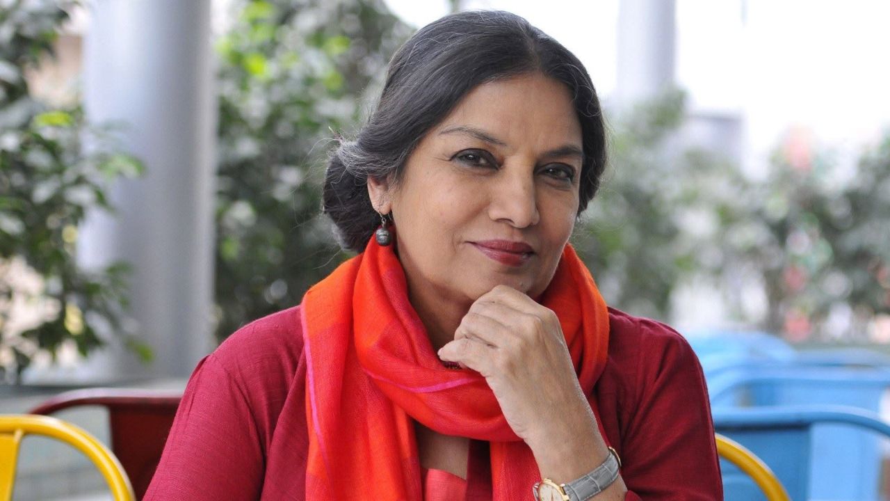 Shabana Azmi falls ill during CJP protest at Jantar Mantar